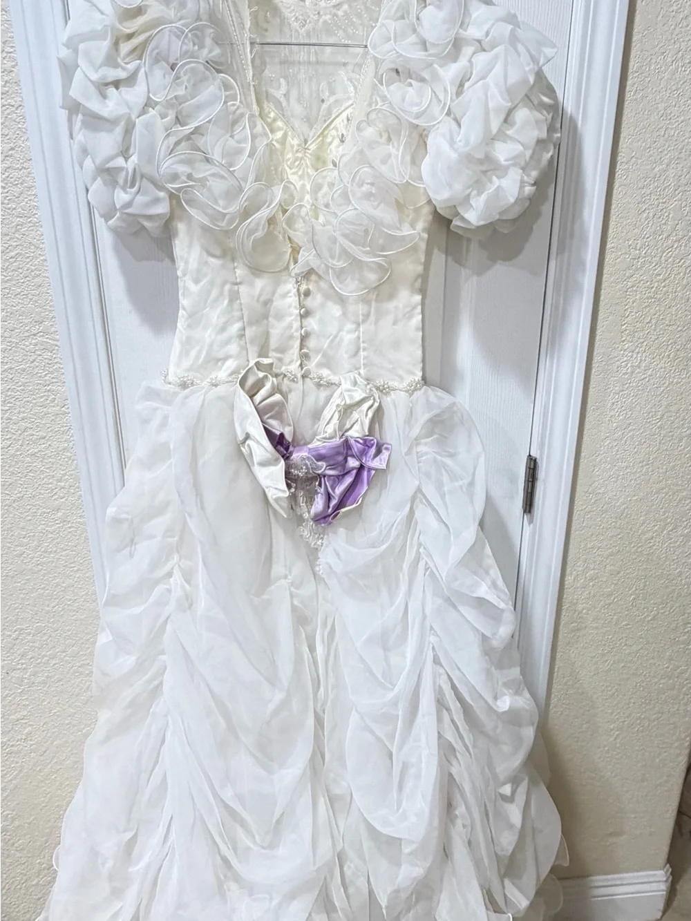 Ruffled Vintage Lace Quinceanera Gown Size XS